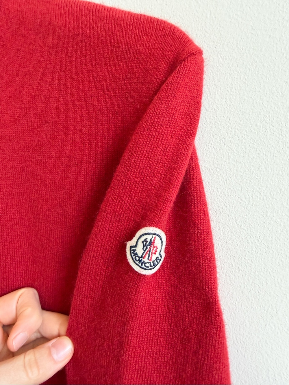MONCLER • Maglione Tricot Girocollo Round Neck Cashmere Sweater in Red - Picture 4 of 14